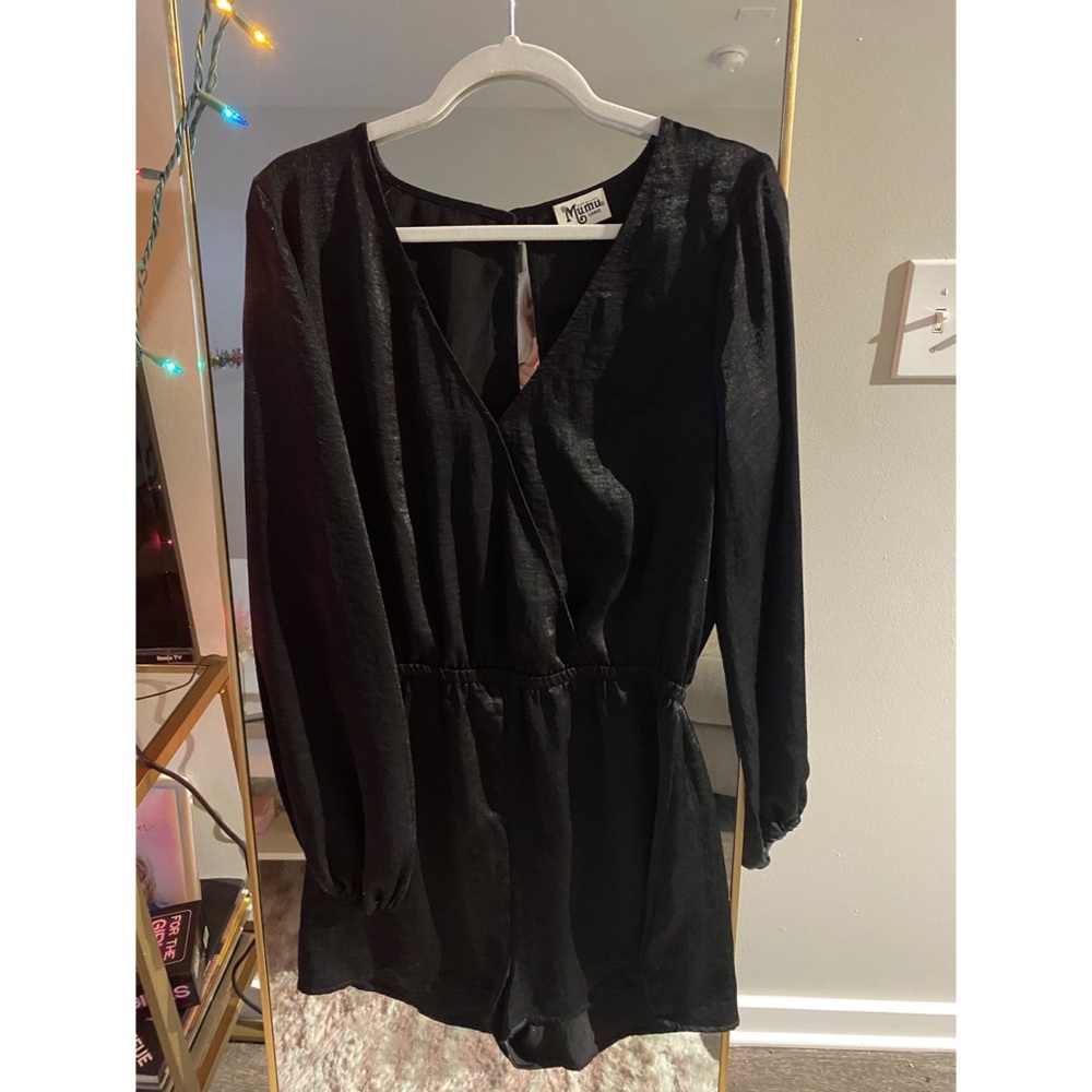 NWOT Show Me Your Mumu Black V Neck Romper